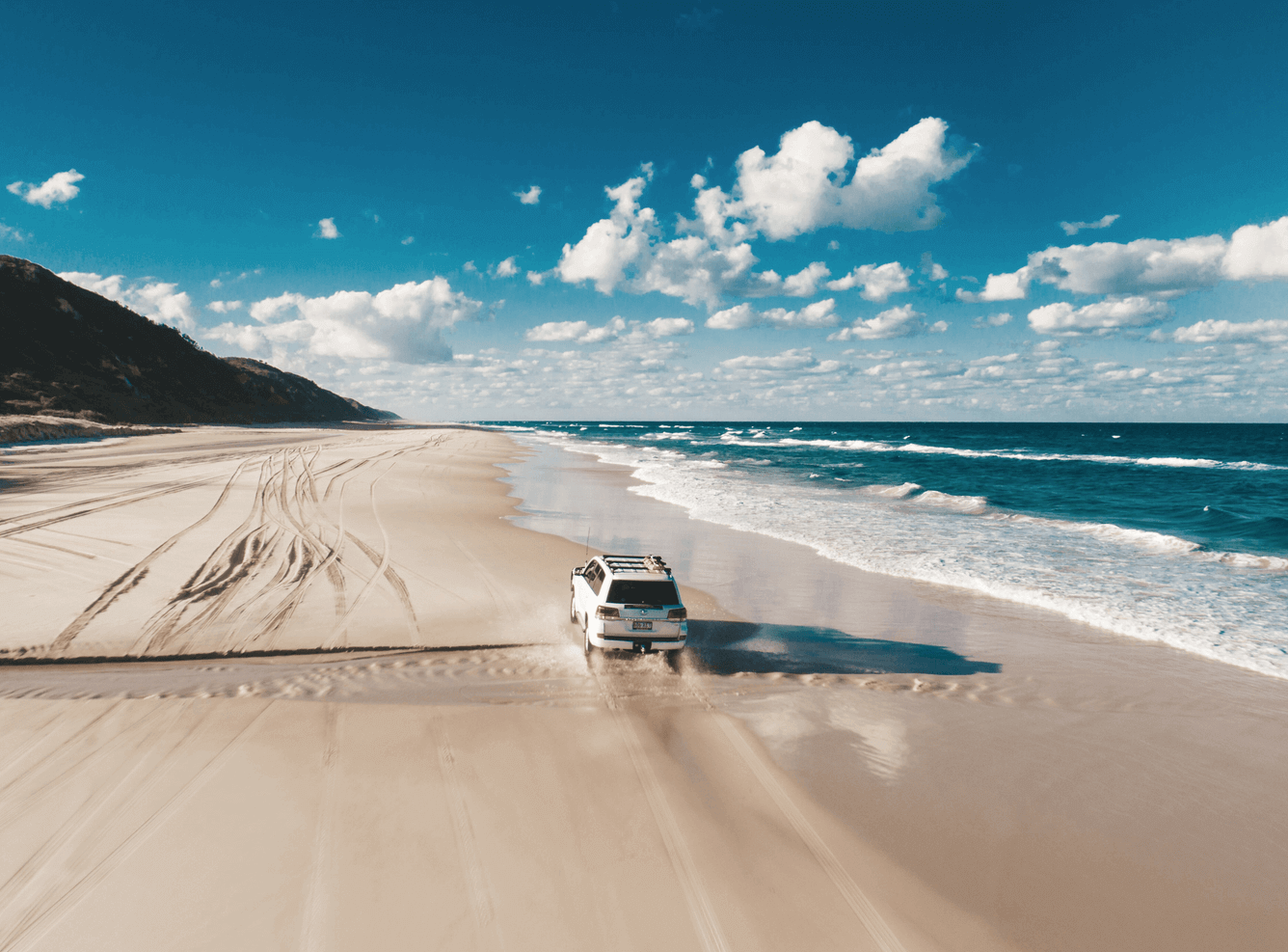 the-benefits-of-a-car-rental-adventure-in-surfers-paradise/