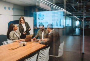 hybrid work model 2025